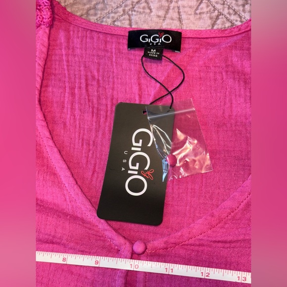 Elegant Fuchsia Blouse with Lace Sleeves - Picture 7 of 12